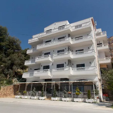 Hotel Ilria 4*